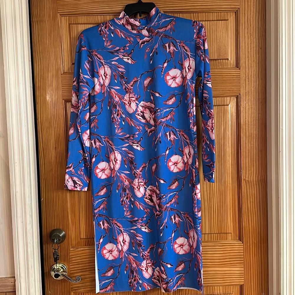 Zara Floral Knee Length Dress . Sz Small